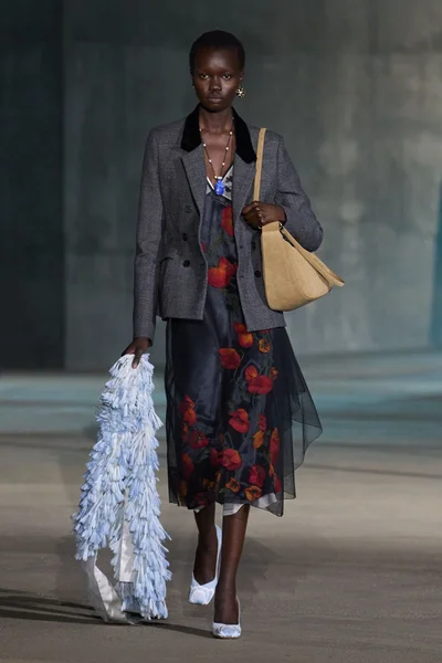 Look 64